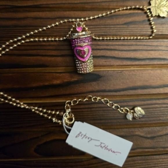 Betsey Johnson Latte pendant with maple leaf  necklace! - Picture 6 of 12